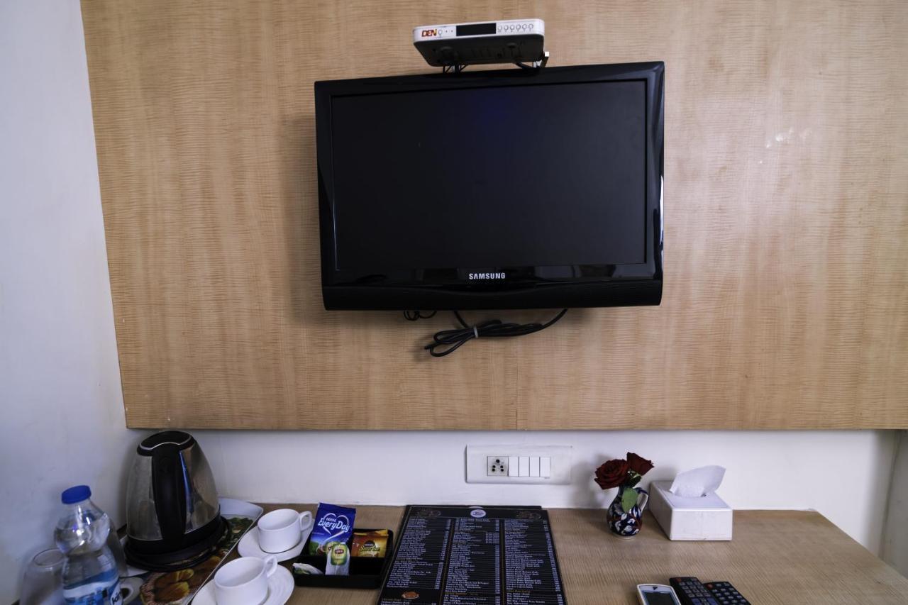 Hotel Monarch Guestline In Midc Rabale, Navi Mumbai Exterior foto