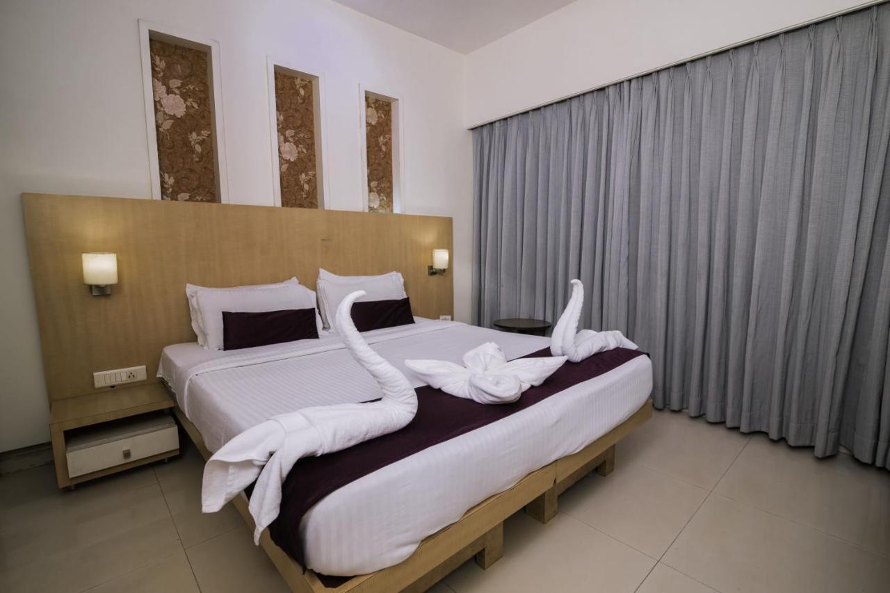 Hotel Monarch Guestline In Midc Rabale, Navi Mumbai Exterior foto