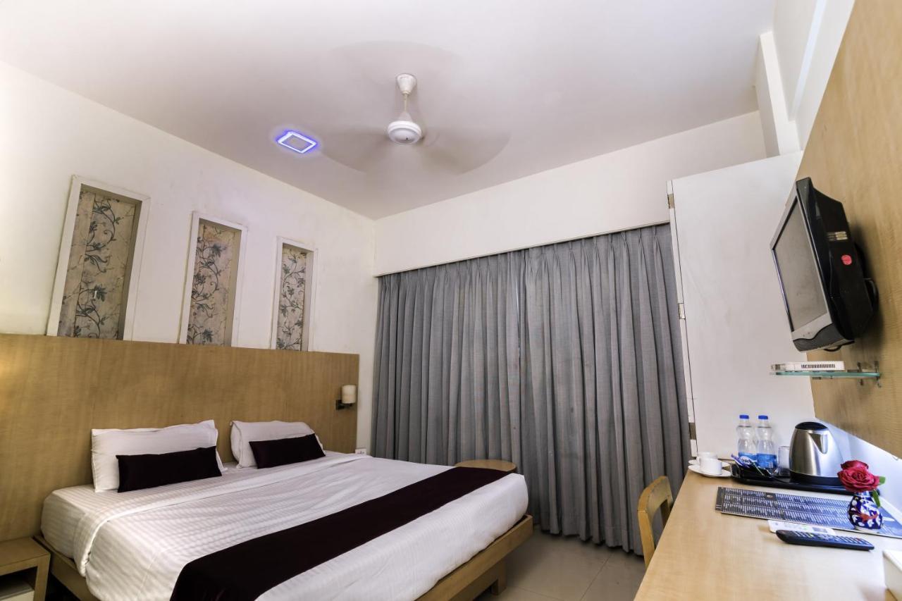 Hotel Monarch Guestline In Midc Rabale, Navi Mumbai Exterior foto