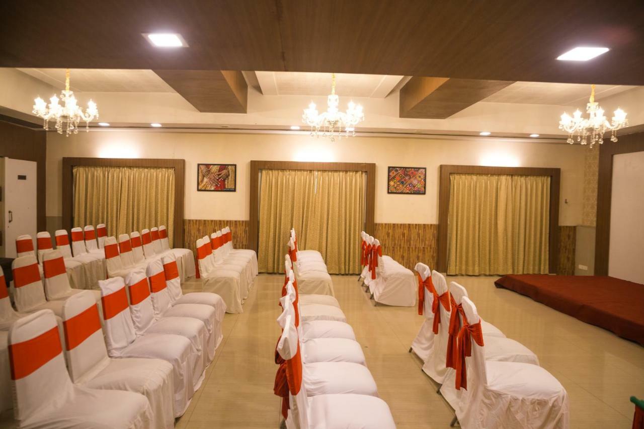Hotel Monarch Guestline In Midc Rabale, Navi Mumbai Exterior foto