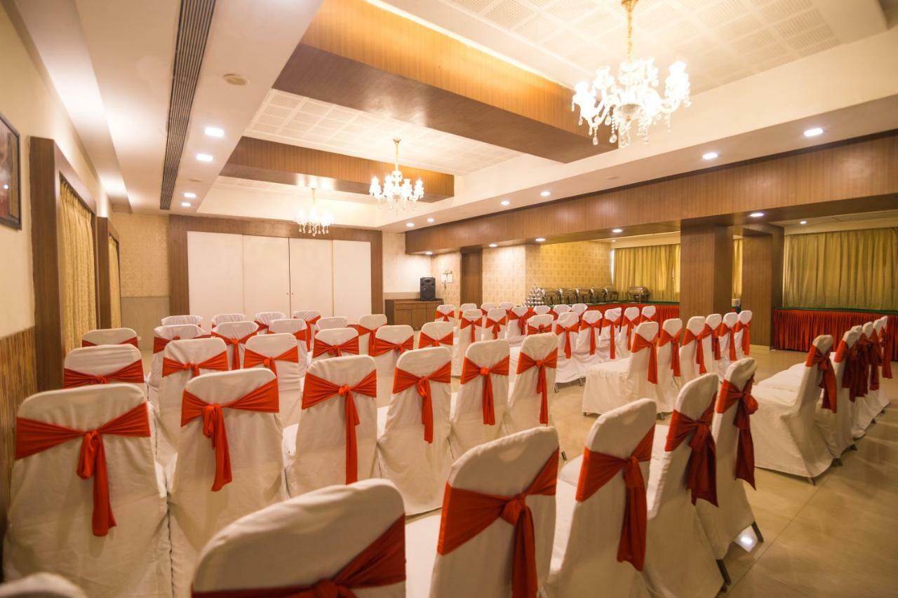 Hotel Monarch Guestline In Midc Rabale, Navi Mumbai Exterior foto